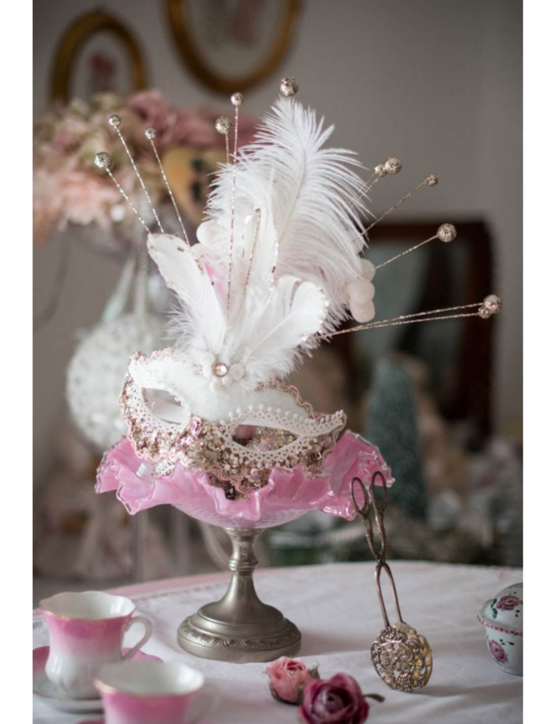 Maschera Di Carnevale Bianca Con Paillettes E Piume