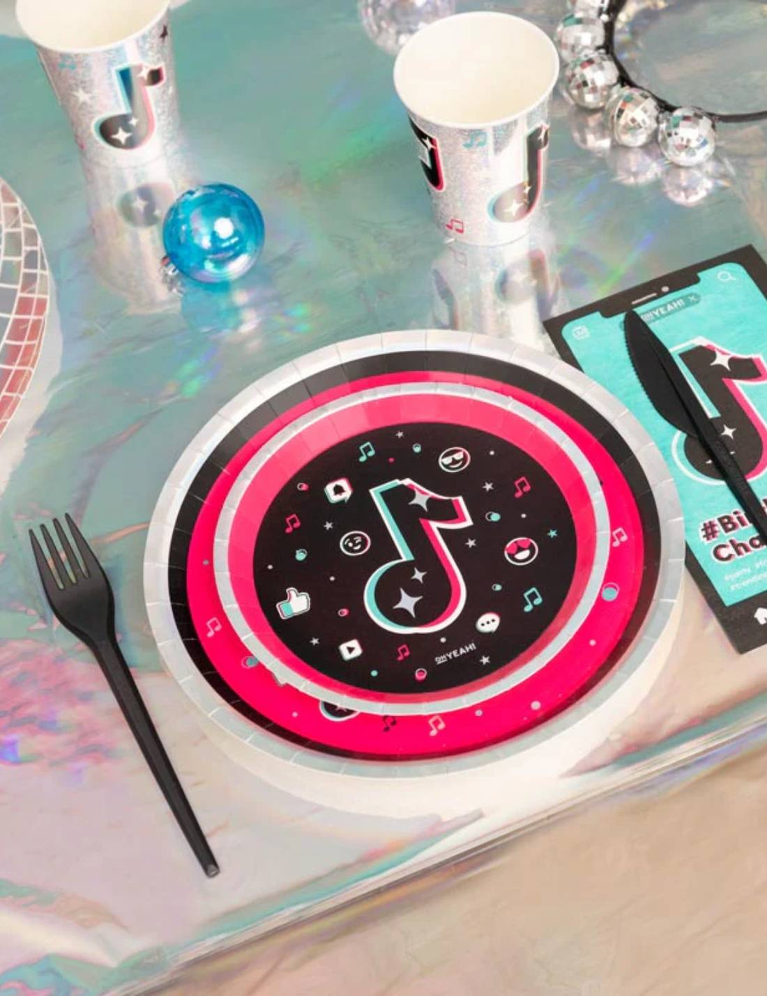 Piatti Di Carta Tik Tok 17cm 8pz