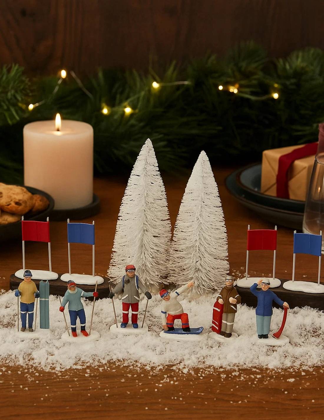 Set 12pz Addobbi Di Natale Sciatori Per Villaggio Natalizio 15cm