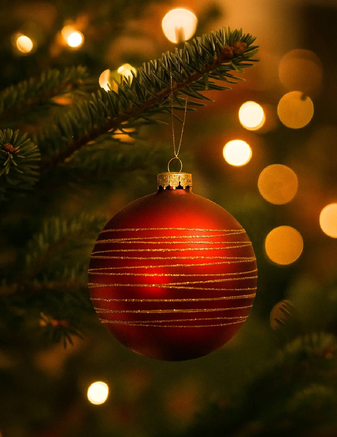 Pallina Albero Di Natale Rossa Con Righe Dorate 10cm