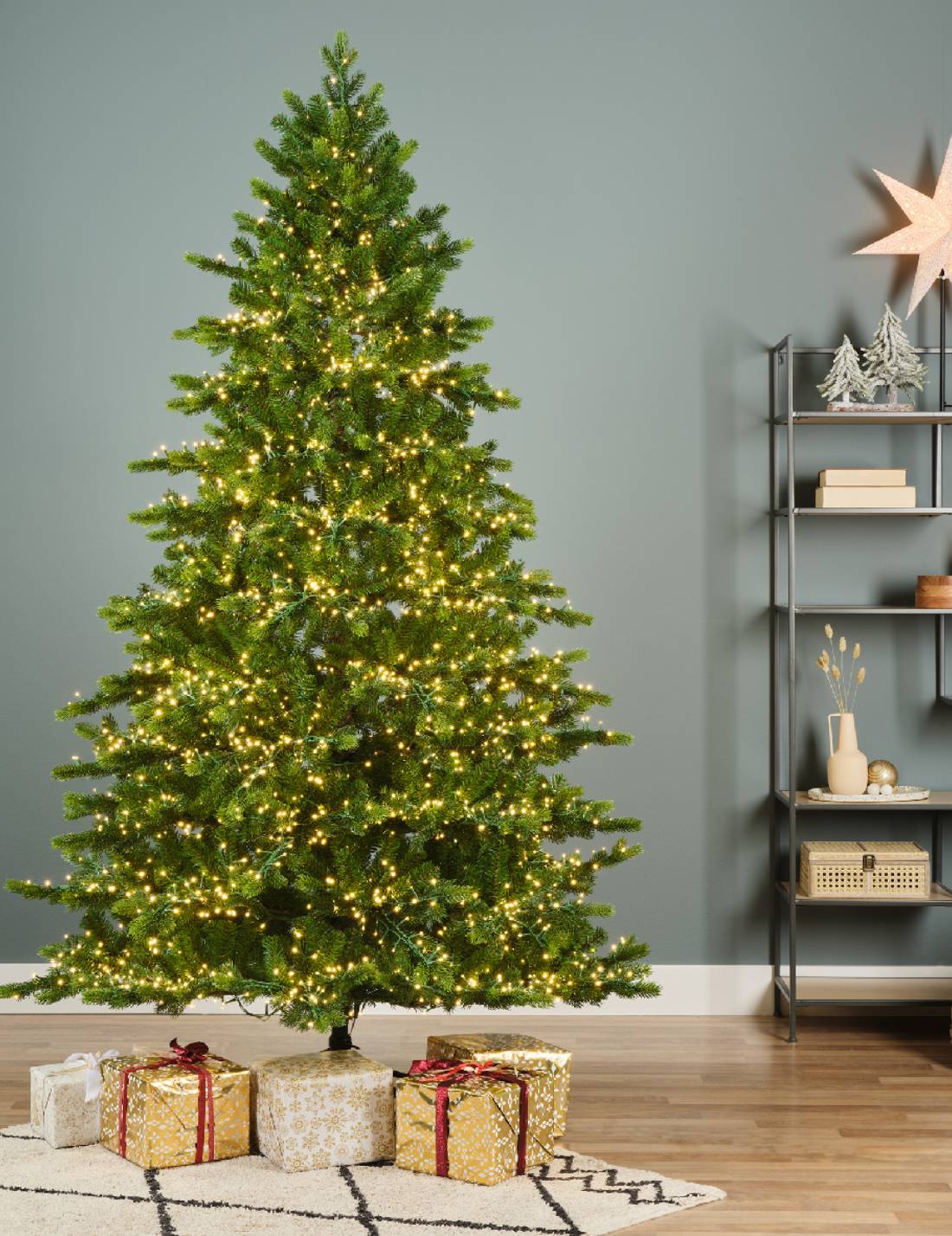 Albero Di Natale Pino Galloway 5400 LED h240cm
