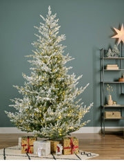 Albero Di Natale Innevato Norway Spruce 900 LED 210cm