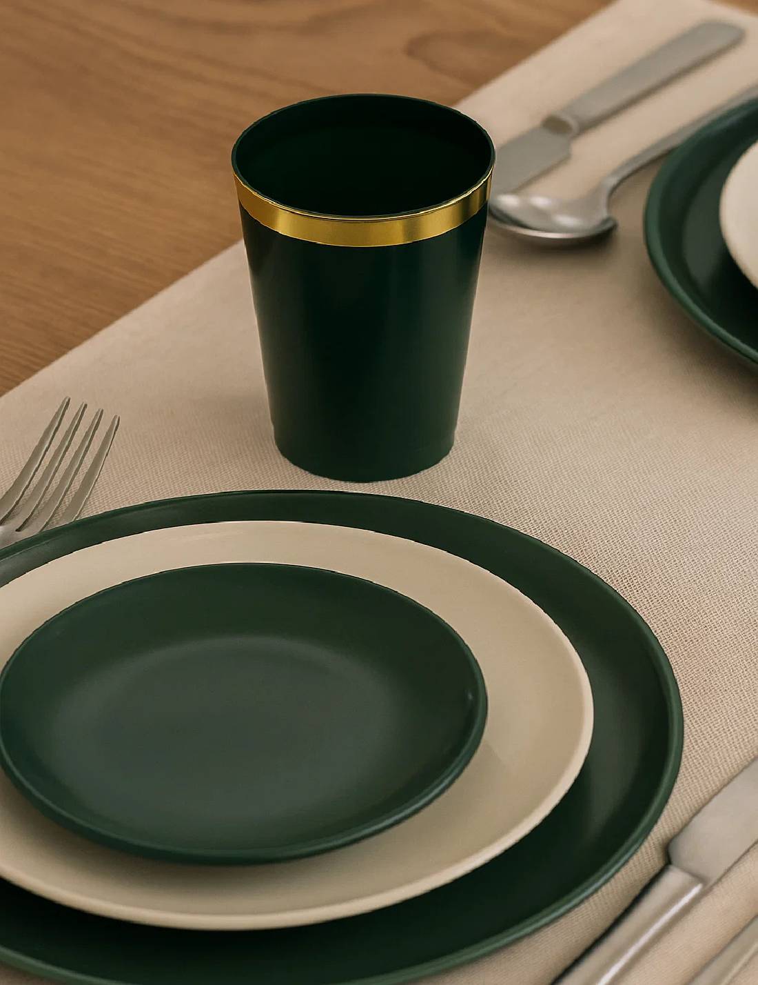 Set 20pz Bicchieri In Plastica Verdi Bordo Dorato