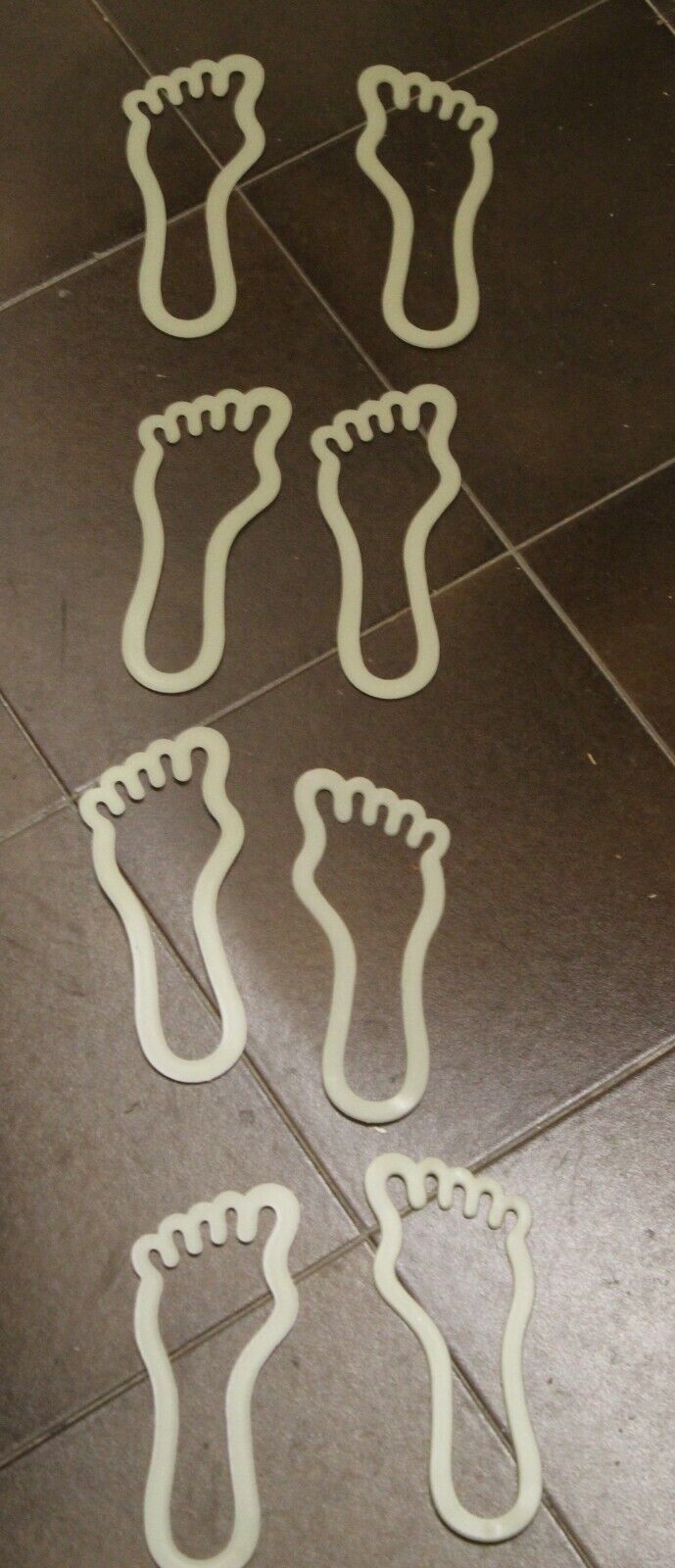 Orme Piedi Fluo Fosforescenti Decorazione Camere Varie Misure 8Pz.