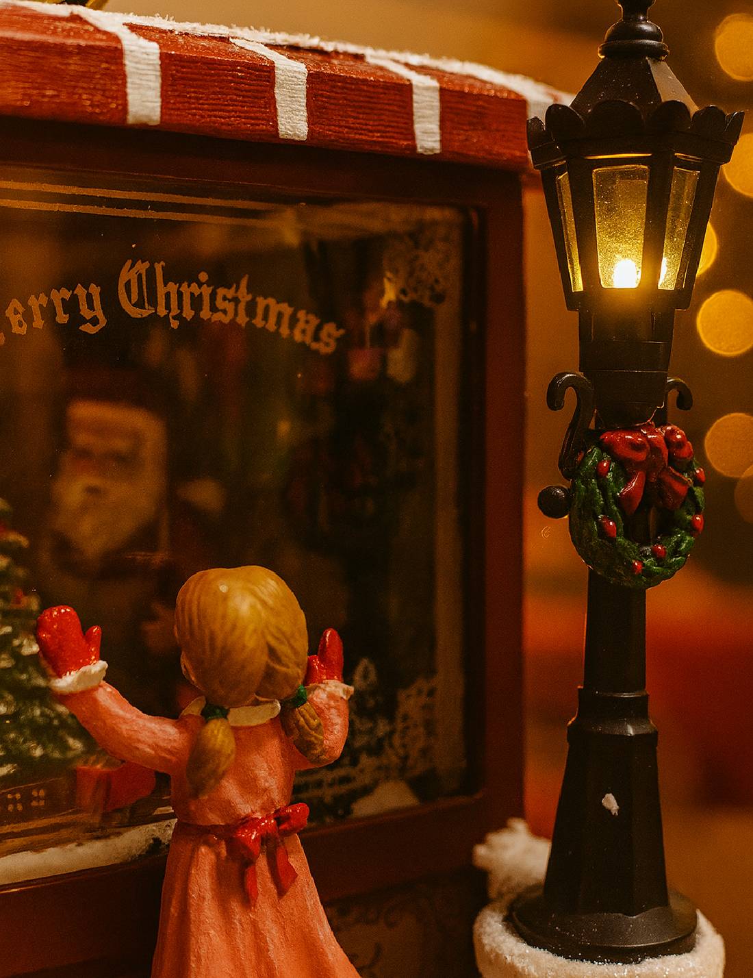 Carillon Natale Negozio Dei Giocattoli Di Babbo Natale Toy Shop Medio Con Luci E Musica 27cm