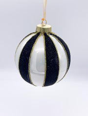 Pallina Albero Di Natale In Vetro Bianca E Nera A Strisce Verticali 8cm