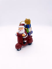 Addobbo Albero Babbo Natale Su Vespa