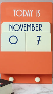 Calendario Da Parete Perpetuo In Legno Arancione