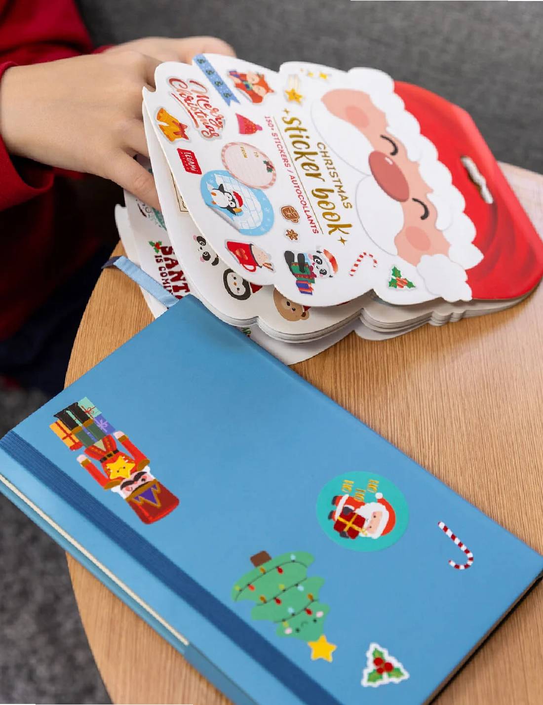 Quaderno Di Adesivi Natalizi Babbo Natale Legami