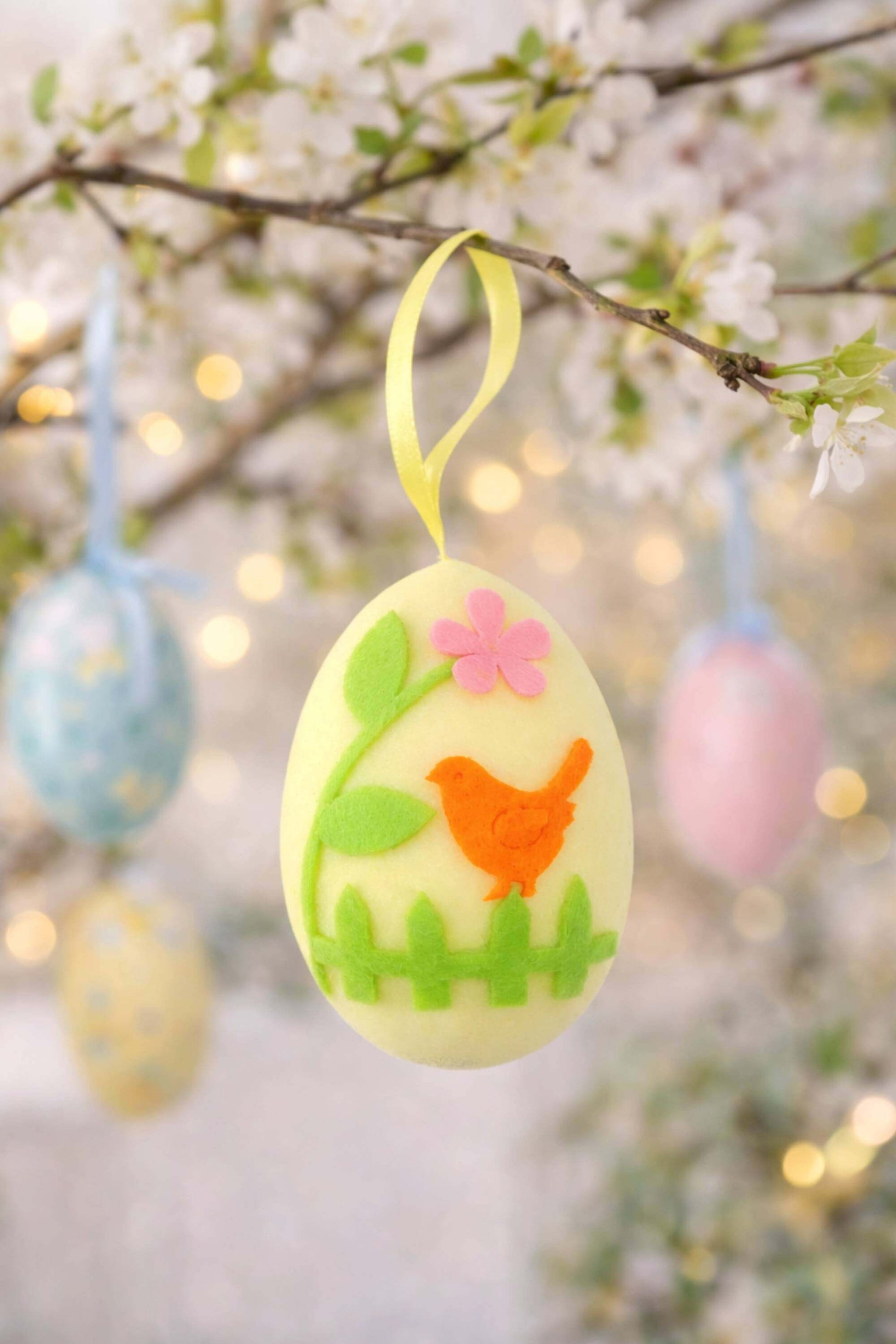 Uovo Di Pasqua Decorativo Con Uccellino 8cm